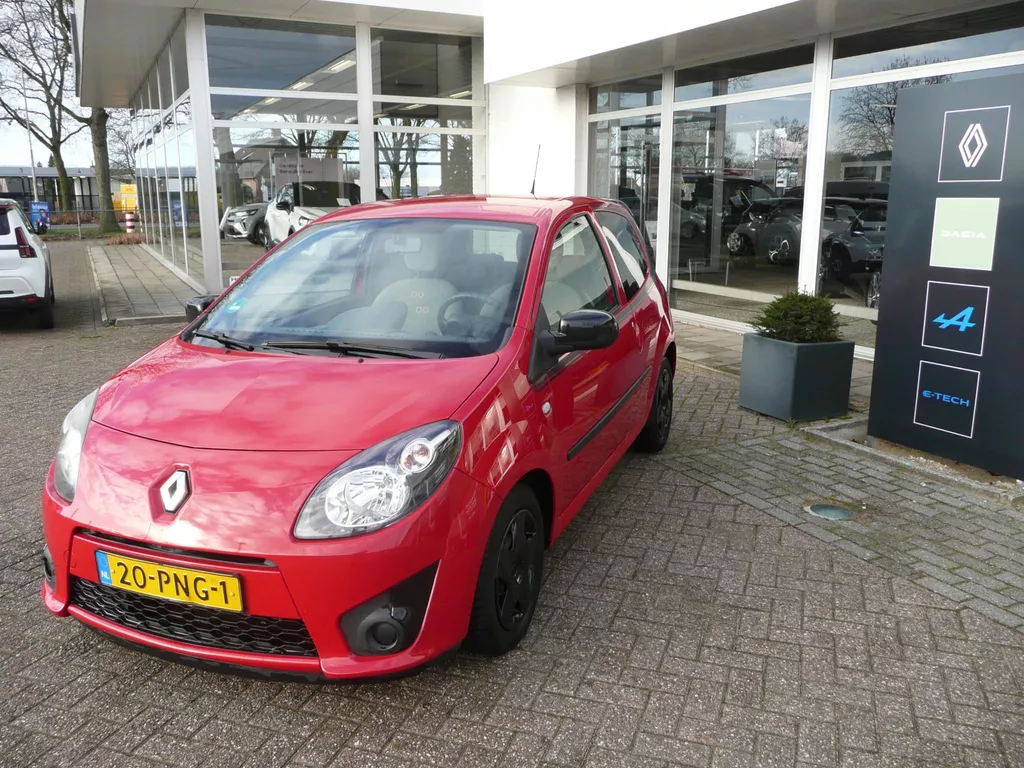 Renault Twingo 1.2-16V 75PK Collection AIRCO/ PRIVACY GLAS ACHTER/ SPOILER/ STRIPING/ 4 SEIZOENSBANDEN/ ETC.. RIJKLAAR!