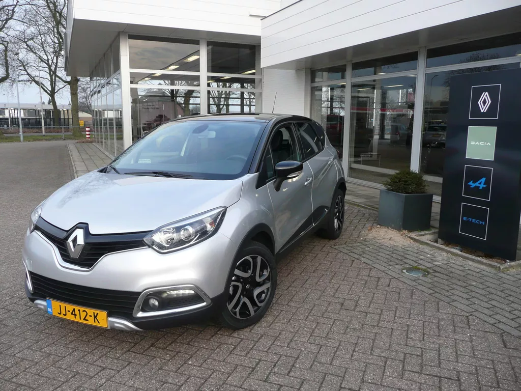 Renault Captur TCe 120 EDC/AUT. Xmod LEDEREN INTERIEUR/ STOELVERWARMING/ PARK ASSIST ACHTER MET CAMERA/ TREKHAAK/ ETC... 1e EIGENAAR EN DEALER ONDERHOUDEN! RIJKLAAR!