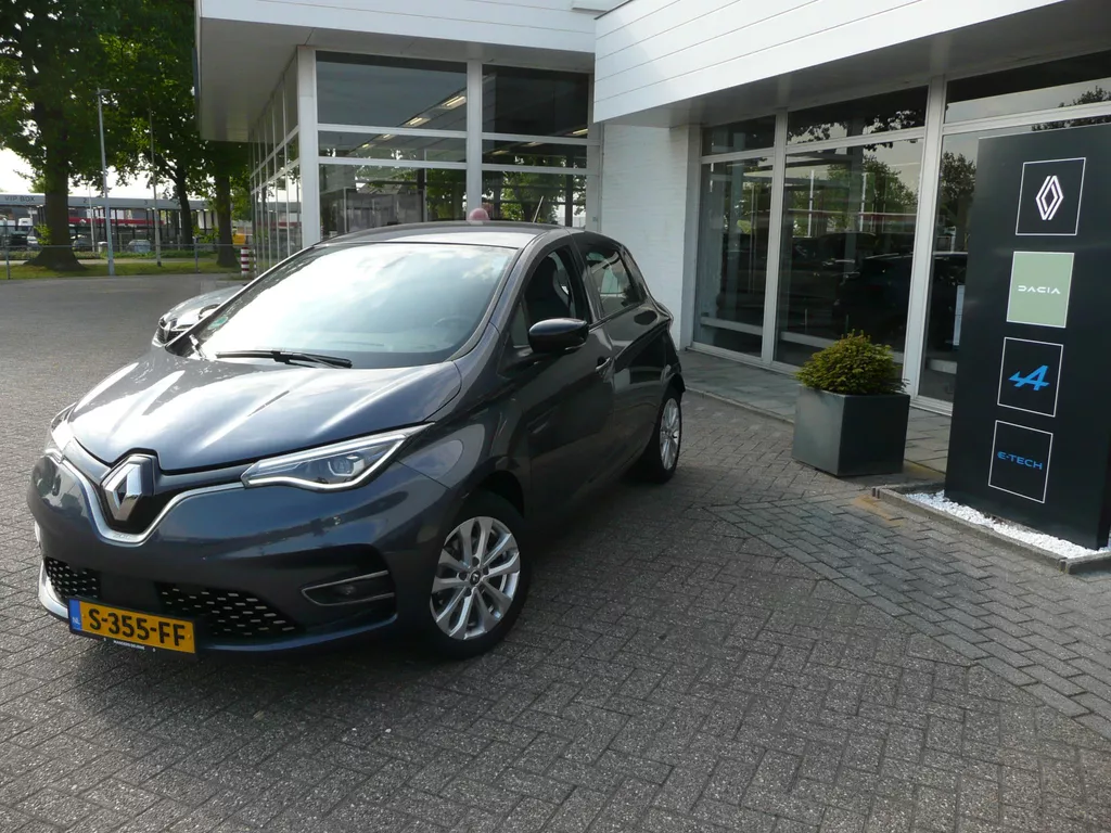 Renault ZOE R110 EXPERIENCE / INTENS 50 INCL.KOOPACCU! PACK WINTER/ PACK CITY CAMERA/ ETC... DEALER ONDERHOUDEN, RIJKLAAR!