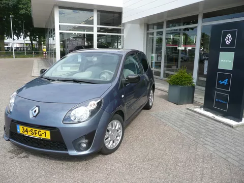 Renault Twingo 1.2-16V Initiale CRUISE CONTROLE/ CLIMATE CONTROLE/ LEDEREN INTERIEUR/ ETC.. DEALER ONDERHOUDEN! RIJKLAAR!