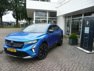 Renault Rafale E-Tech full hybrid 200 esprit Alpine LED MATRIX/ HARMAN KARDON/ PACK PRIVILEGE/ PACK ELYSEE/ PACK LIGHT &amp; SOUND*/ HEAD-UP DISPLAY/ 4 WIELSTURING/ RESERVE WIEL/ ETC... RIJKLAAR!