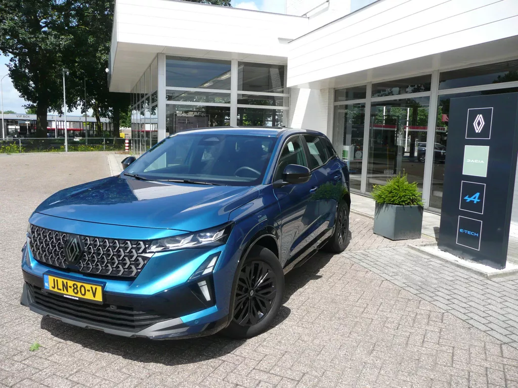 Renault Austral E-Tech full hybrid 200 AUTOMAAT, STOELVERWARMING/ PACK WINTER/ ADAPTIEVE CRUISE CONTROLE EN ADAPTIEVE FULL LED VERLICHTING/ PARK ASSIST V + A INCL. CAMERA/18"LM VELGEN/ RESERVE WIEL/ ETC... RIJKLAAR!