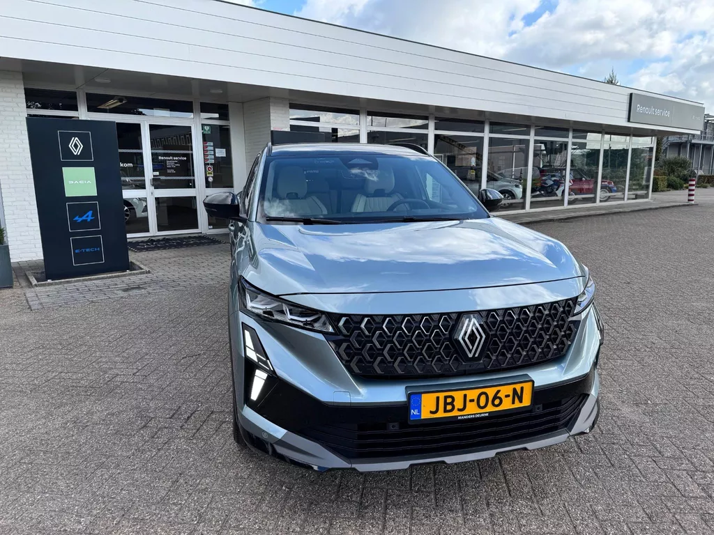 Renault Espace E-Tech full hybrid 200 iconic 5p. PACK VISION/ PACK LIGHT &amp; SOUND/ ETC... LED MATRIX. DIVERSE UITVOERINGEN UIT VOORRAAD LEVERBAAR ETC... RIJKLAAR!